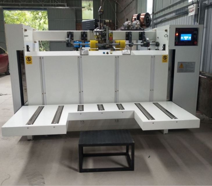 Semi Automatic Box Stitching Machine